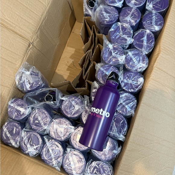 35 Purple Metro by T-Mobile Water Bottle